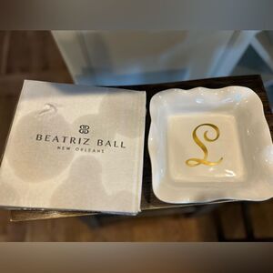 Beatriz Ball White Melamine napkin Tray/Vida  personalized letter L